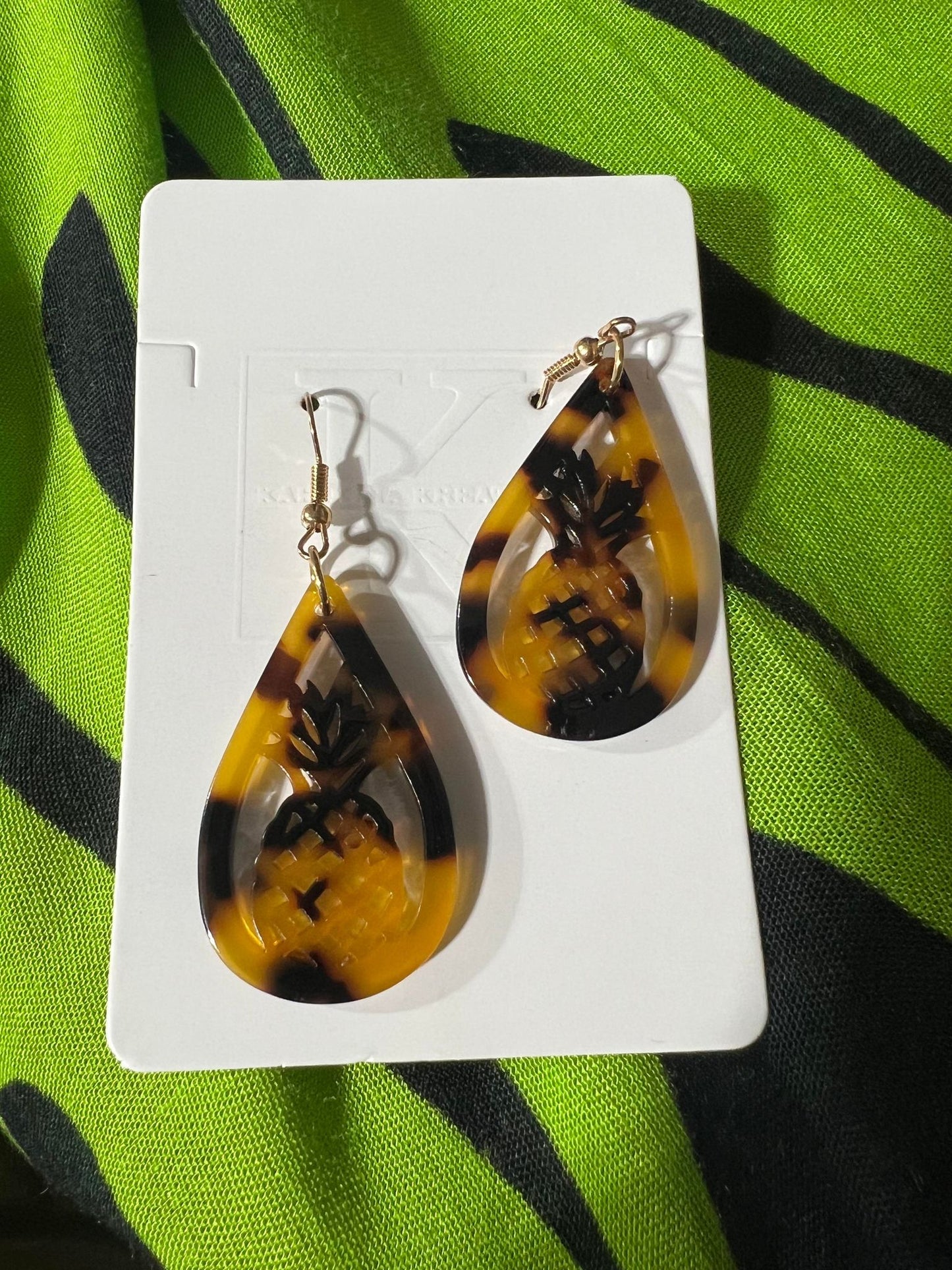 Faux Tortoise Shell Pineapple Design