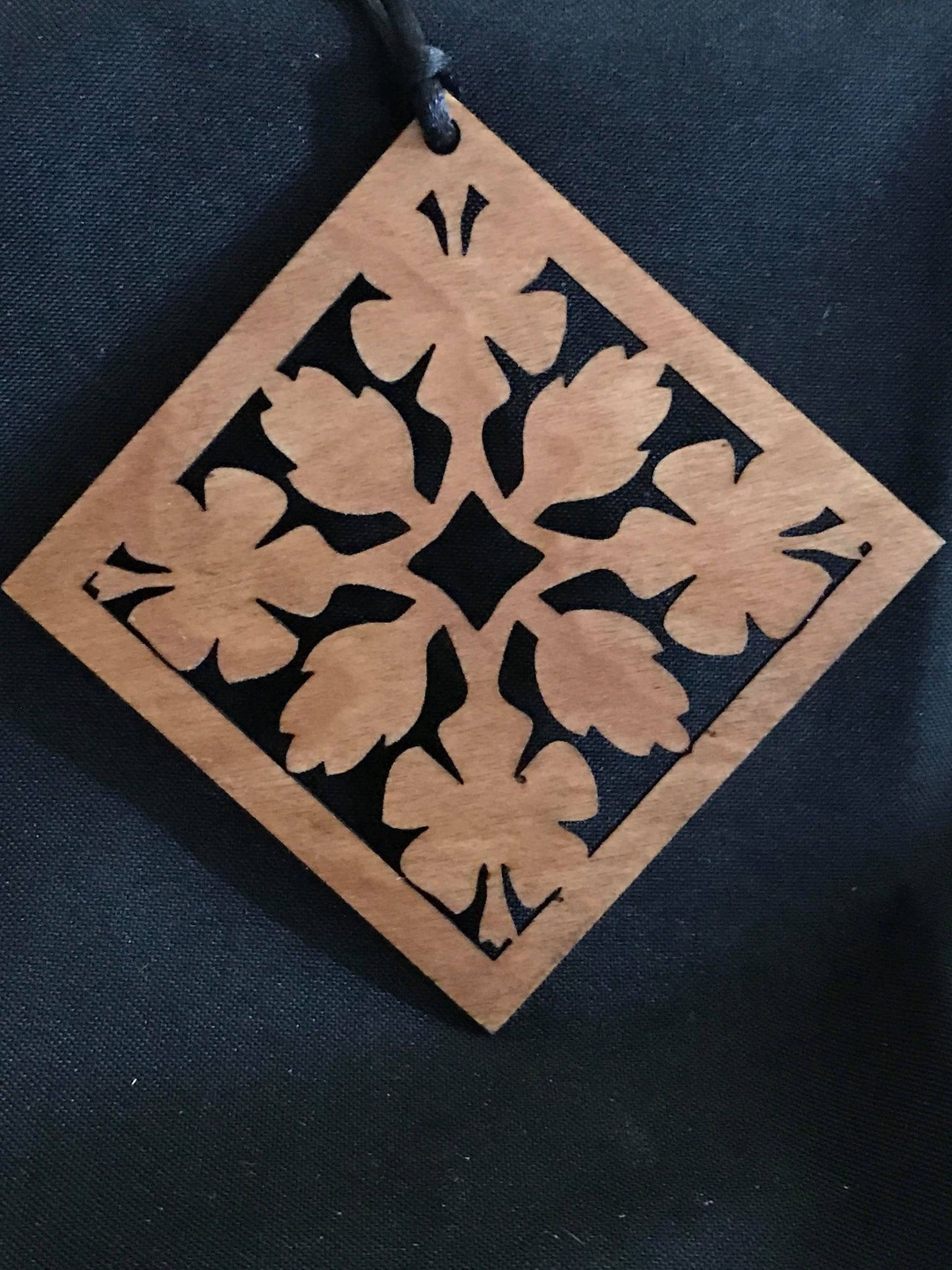 Hibiscus Square Ornament Quilt