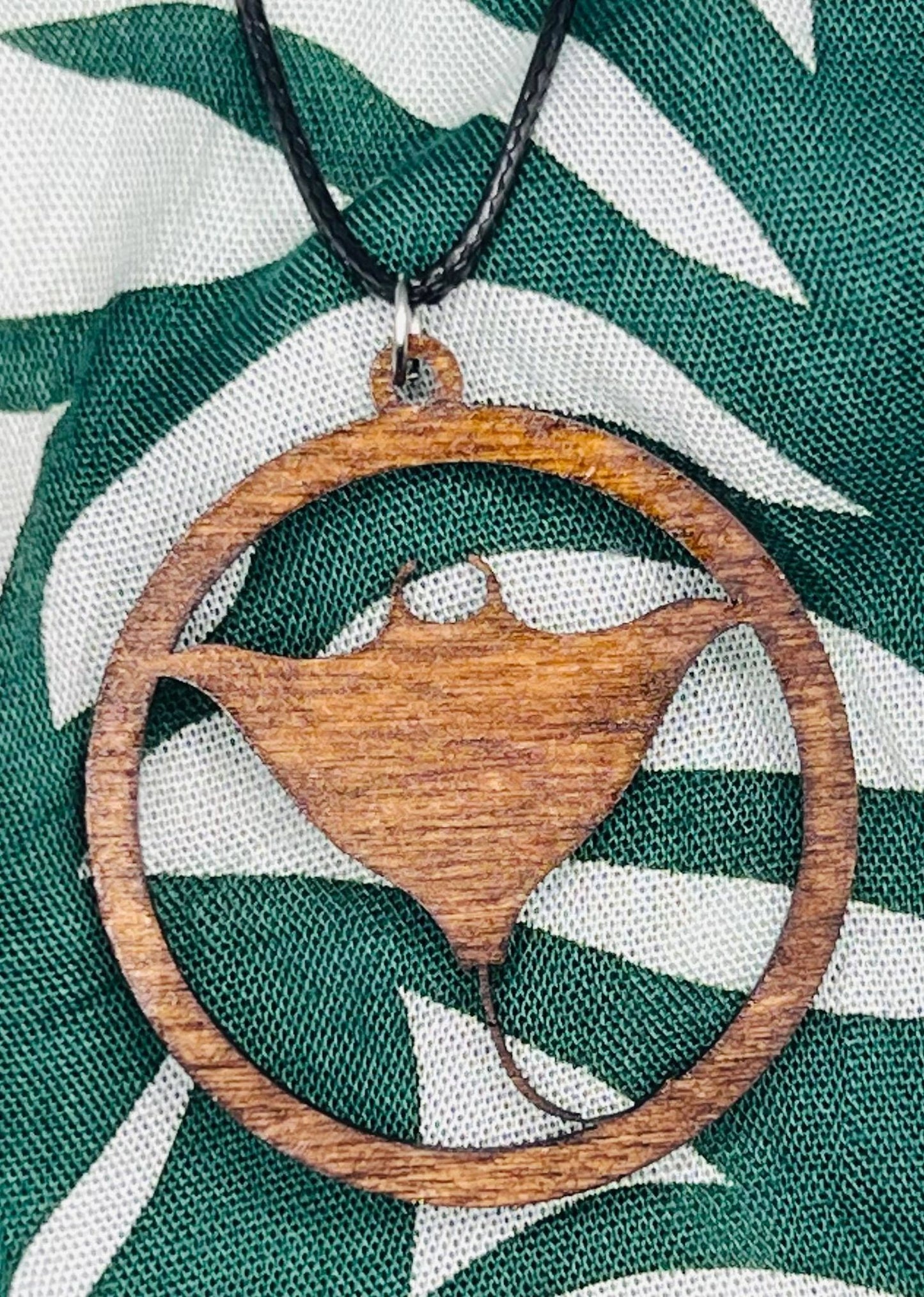 Pendant Necklace Manta