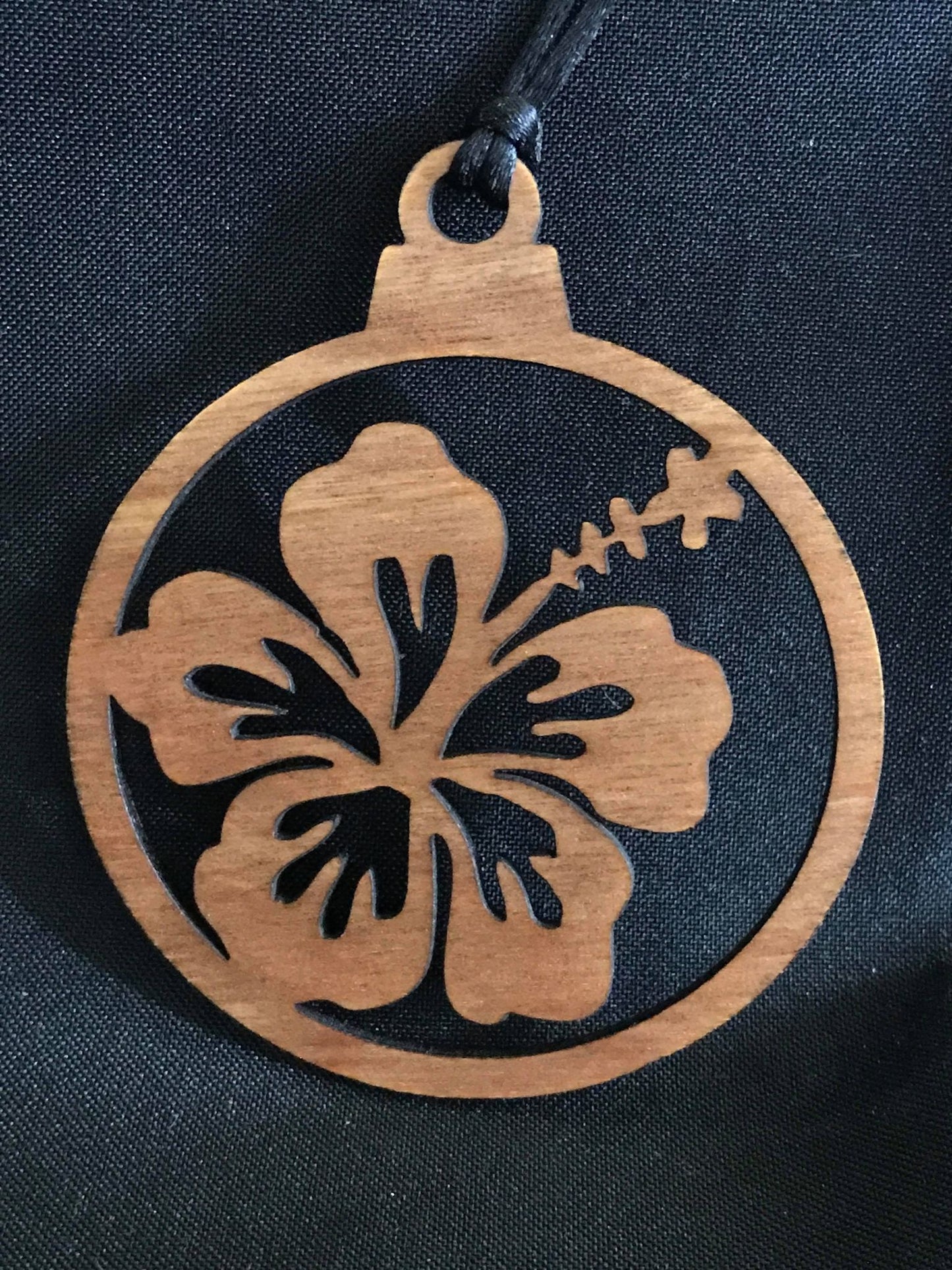 Hibiscus Flower Circle Ornament